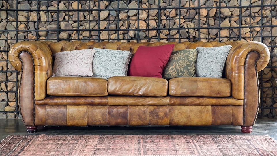 Sofa, Couch oder Diwan.