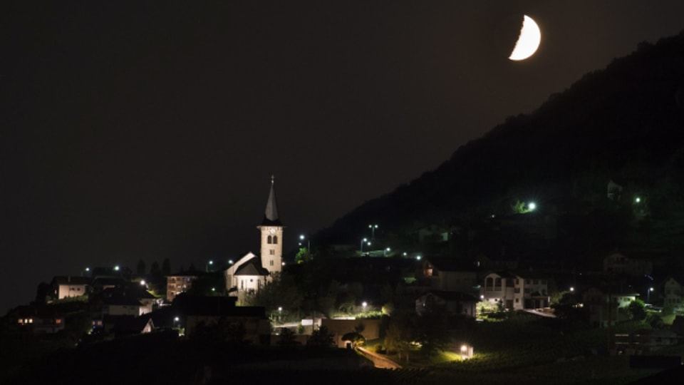 Nachtstimmung in Flanthey, in der Gemeinde Lens im Mittelwallis.