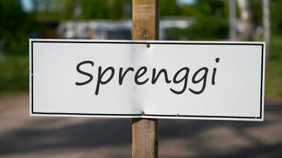 Sprenggi ist ein steiles, L-förmiges Strässchen im alten Dorfkern von Mühlethurnen.
