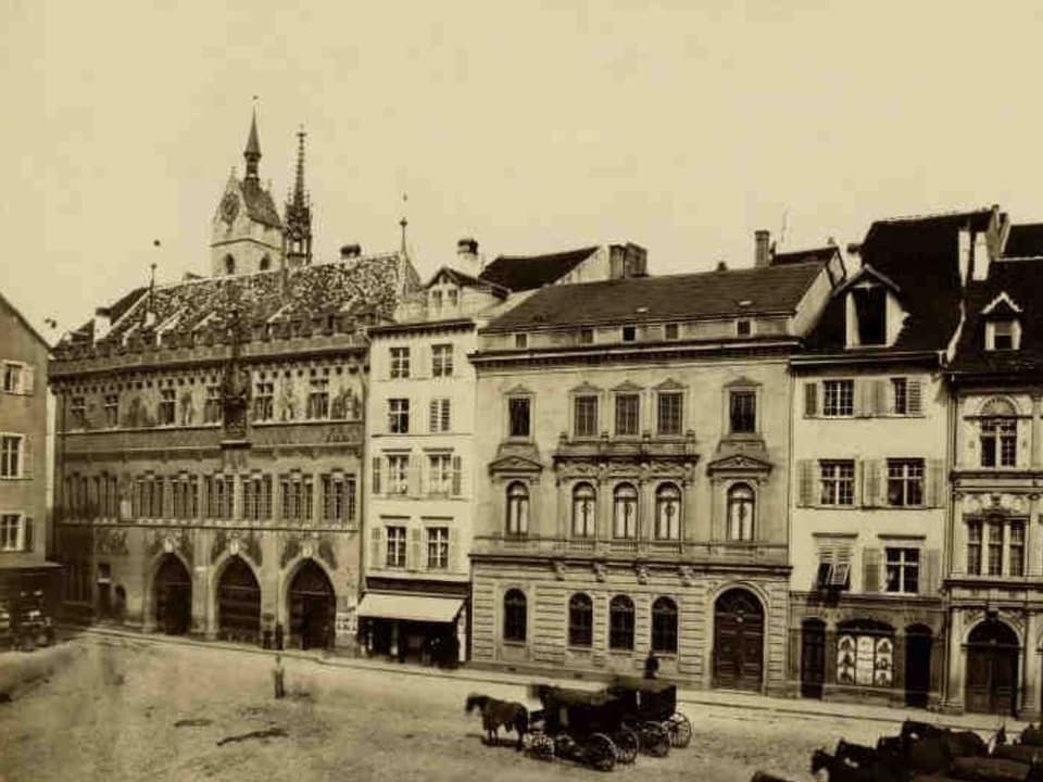 Rathaus aussen um 1890 