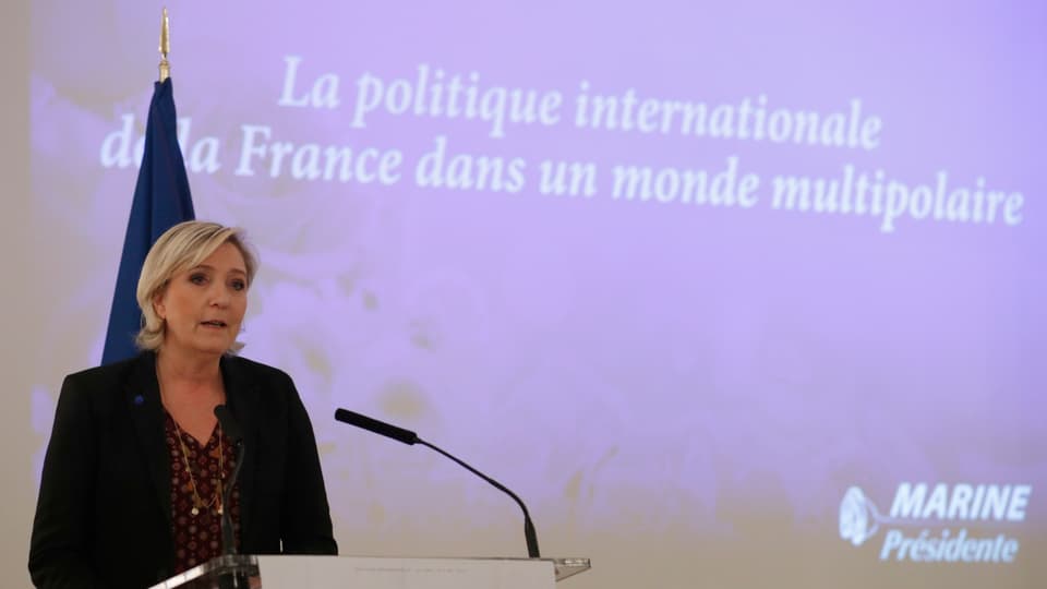 Marine Le Pen kehrt der EU den Rücken
