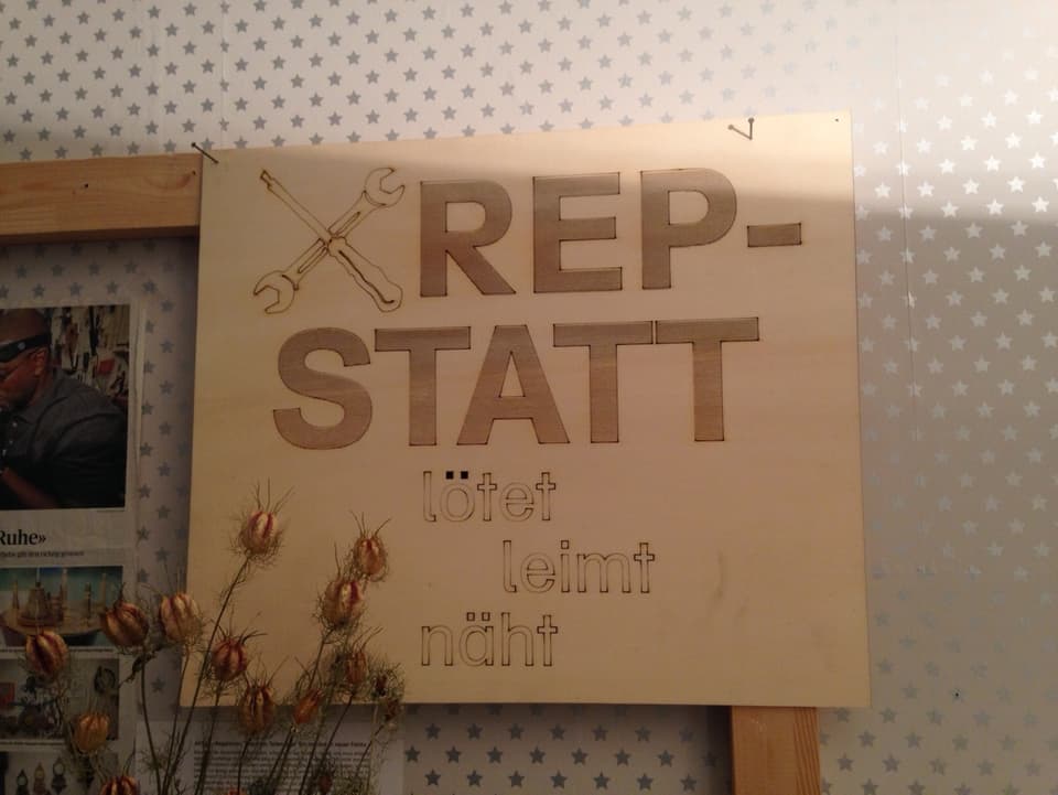 Hölzernes Schild mit der Aufschrift «Repstatt»