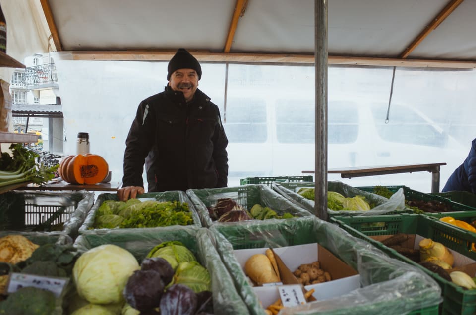 Robert Schwander am Marktstand