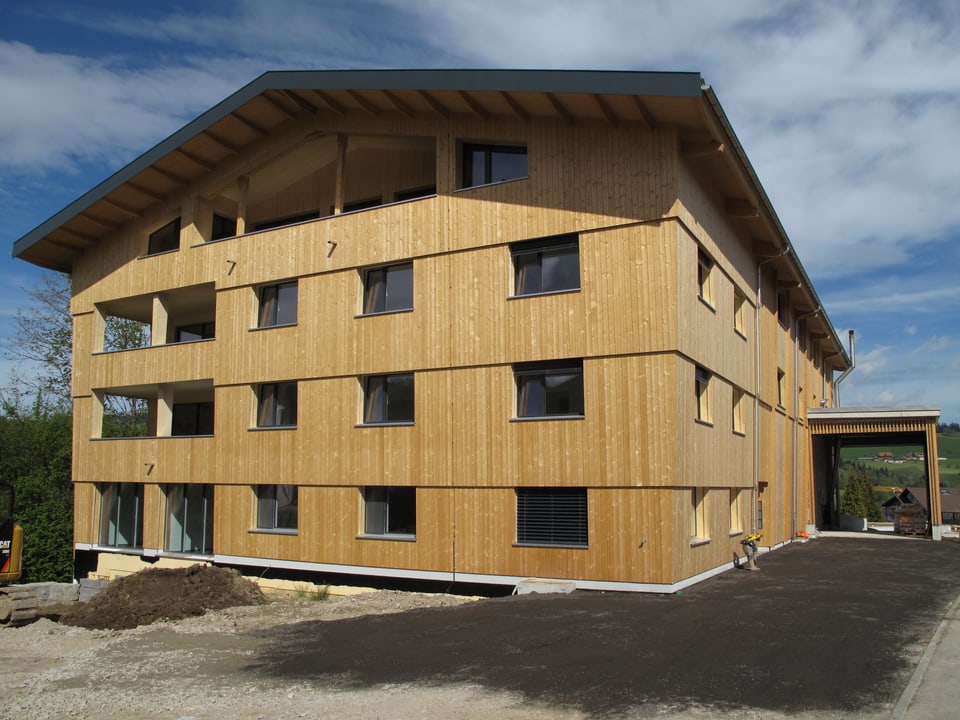 4-stöckiges Holzhaus