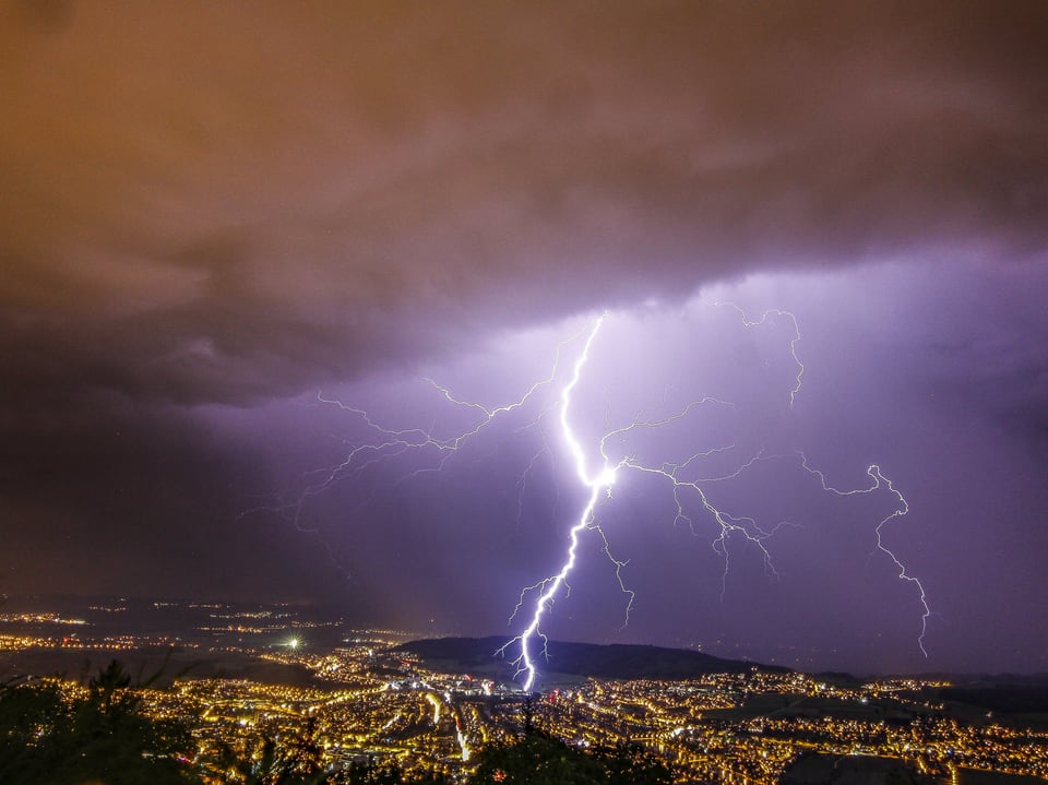 Panorama - Nach Unwetter im Tessin: Strasse ins Valle Malvaglia wieder