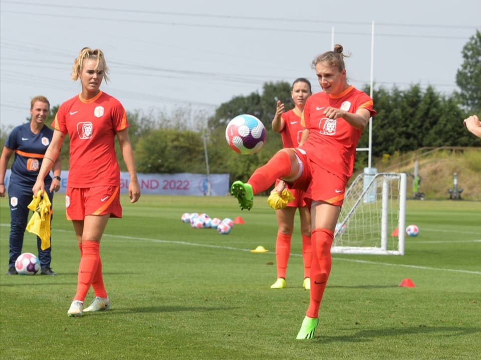 Darf wieder gegen den Ball treten Viviane Miedema
