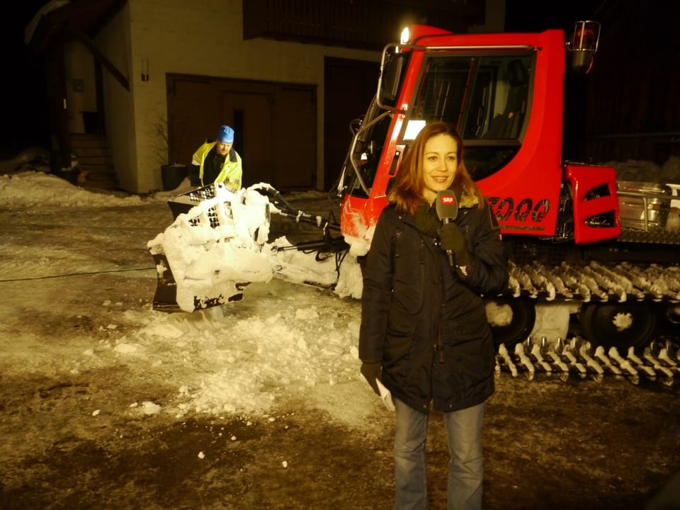 Claudia Weber vor Schneepflug