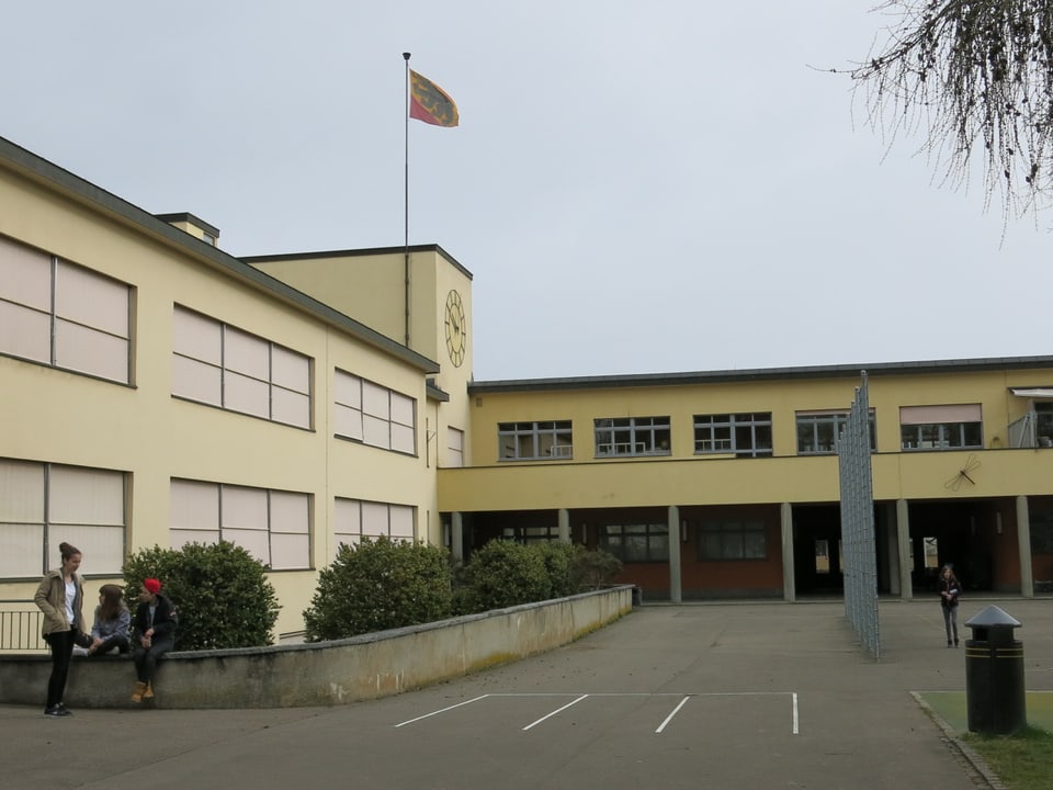Schulhaus Stapfenacker in Bern: Im Winter besuchen die Fahrenden Kinder hier den Unterricht.