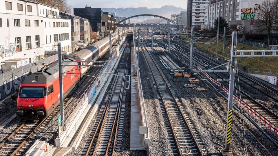 Geleise von Oben inilusive Rampe des neuen Tunnels. 