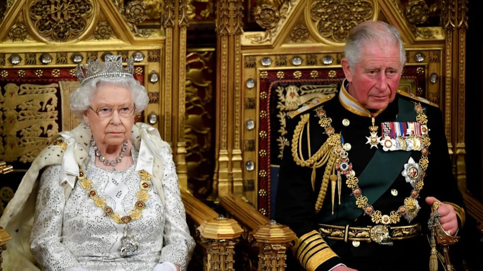 Die Queen und Prinz Charles.