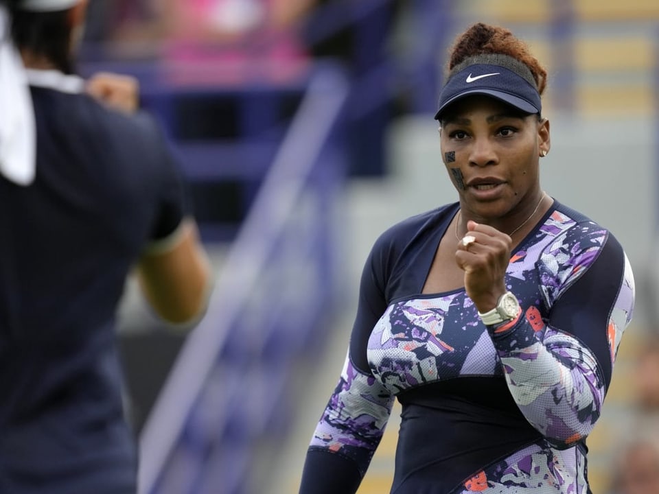Serena Williams ballt ihre Faust.