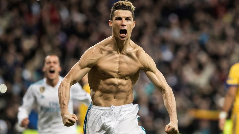 Cristiano Ronaldo bei einem Torjubel ohne Short