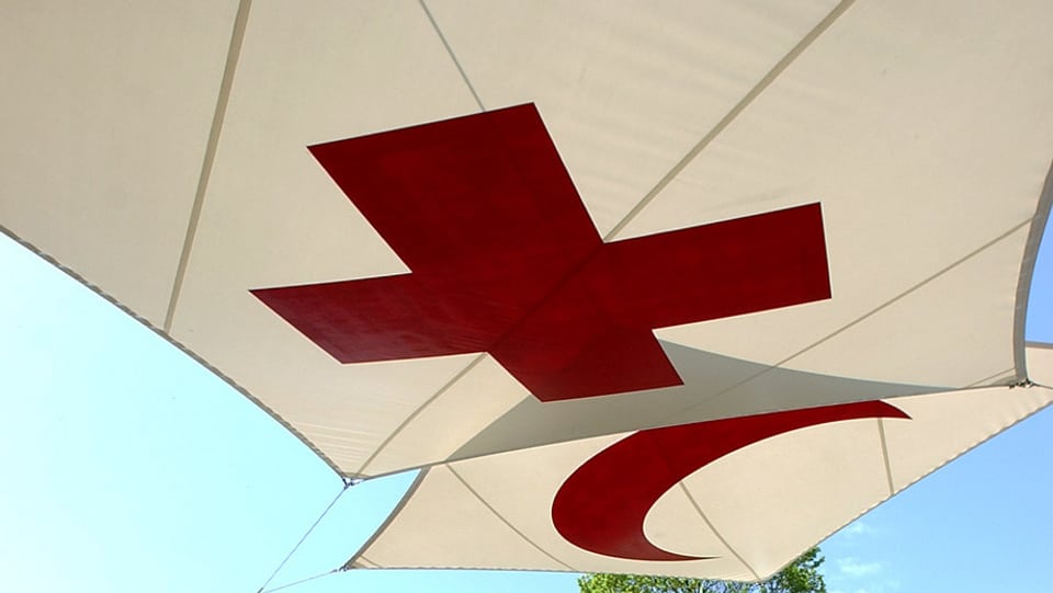 Rotes Kreuz Auf Weißem Grund