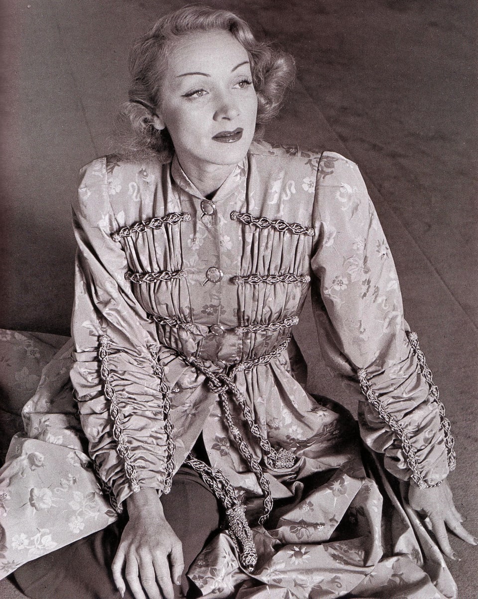 Marlene Dietrich auf einer Aufnahme von Lee Miller (Paris, 1944).