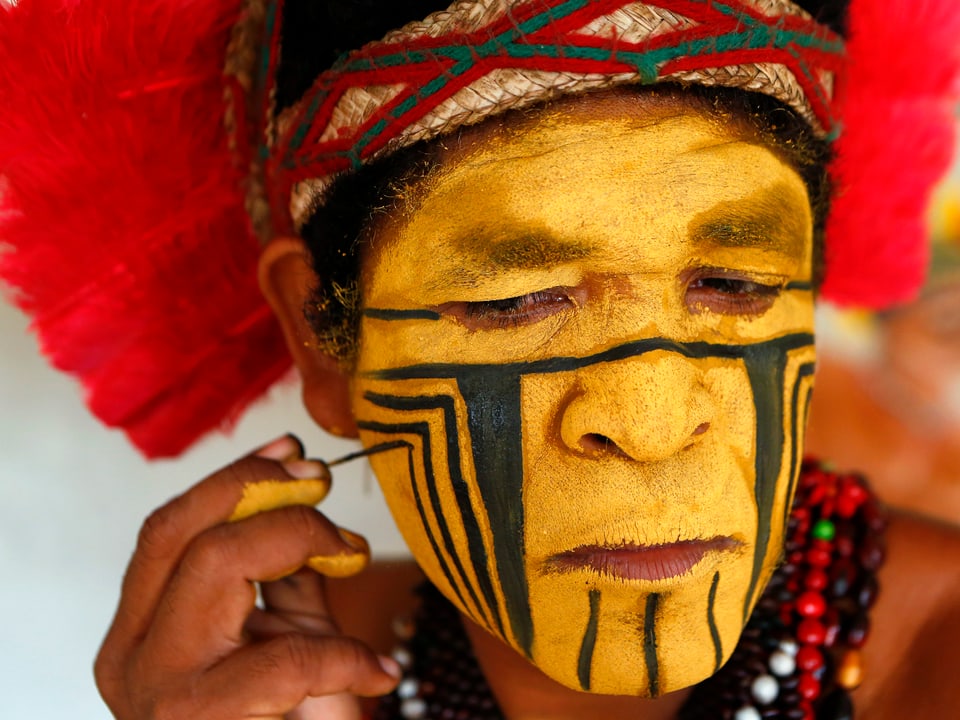 Ein Ureinwohner aus Brasilien