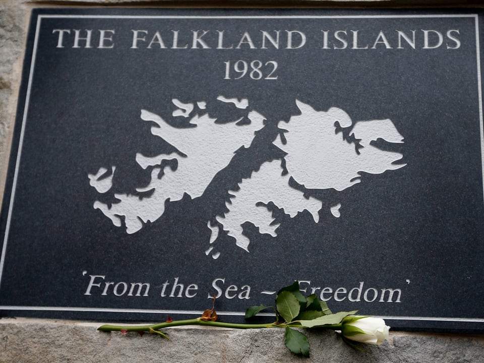 Eine Tafel mit den Falkland-Inseln