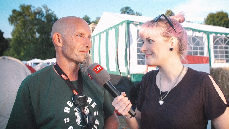 Tina Nägeli und Zeltplatz-Chef Dirk Stolp.