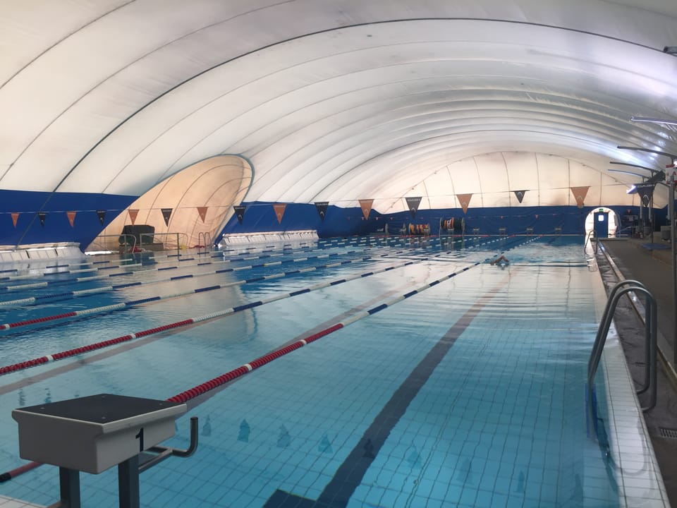 Sportzentrum Zuchwil Auch im Winter im Freibad schwimmen News SRF