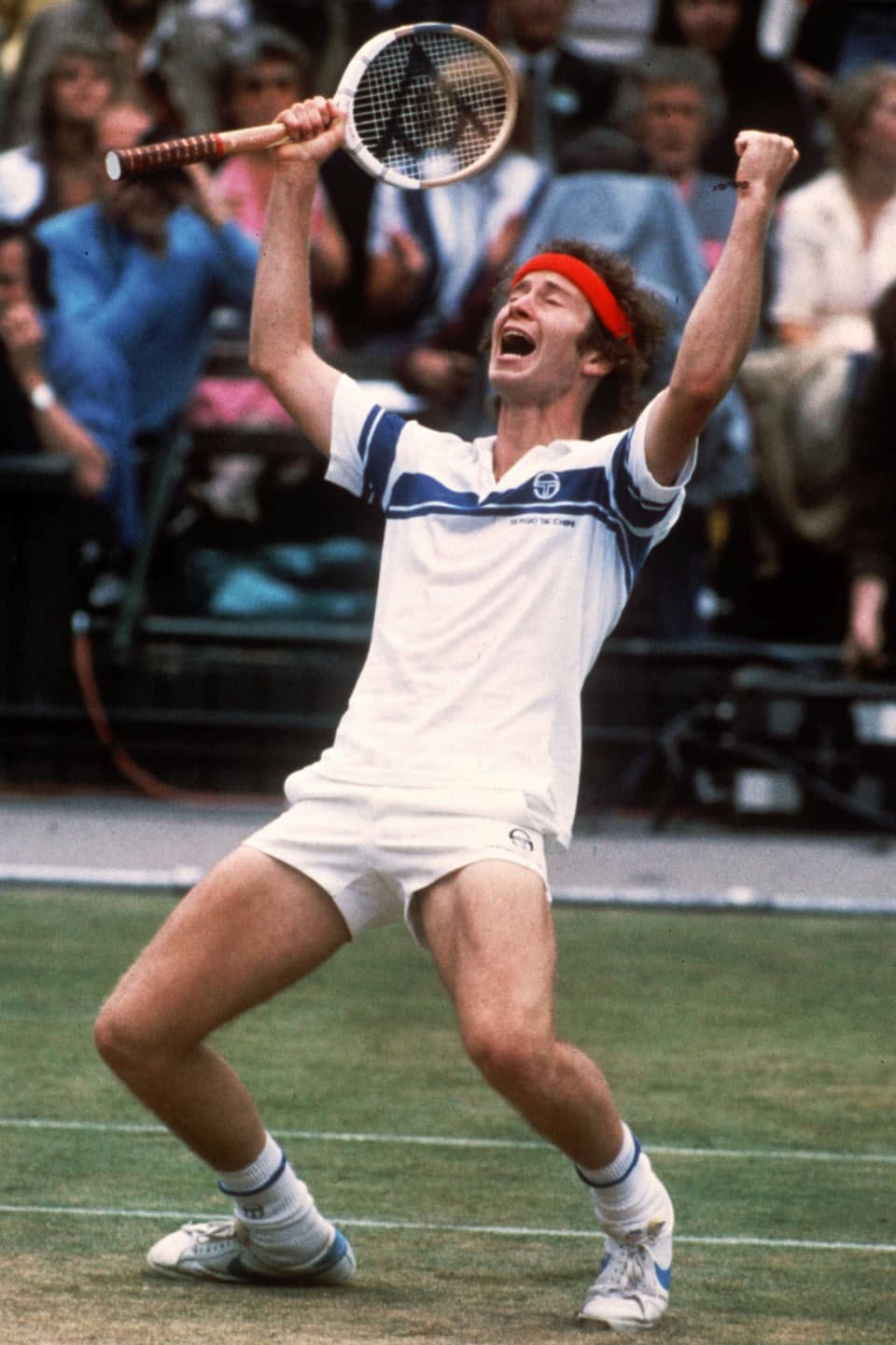 John McEnroe trägt bei seinem Turniersieg ein knallrotes Schweissband.