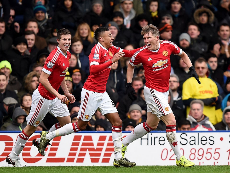 Bastian Schweinsteiger jubelt über das 2:1 von Manchester United in der Nachspielzeit bei Aufsteiger Watford