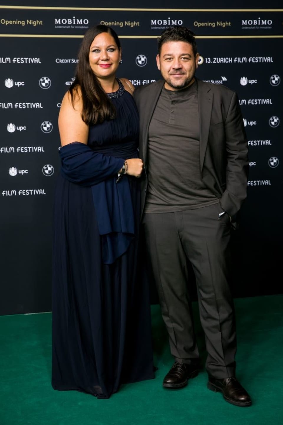 Schauspieler Leonardo Nigro mit Lebenspartnerin Mayumi Steiner.
