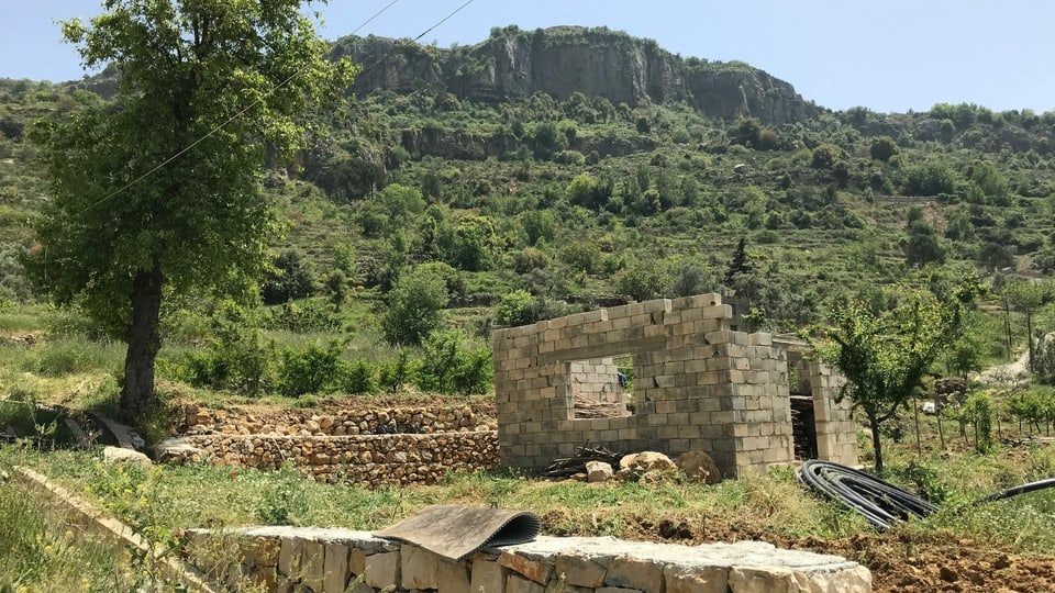 Im Dorf, in dem das Haus seines Vaters zerstört wurde, will Eli Hassoun nun wieder bauen.