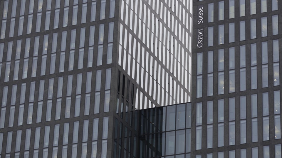 Der Credit-Suisse-Tower in Zürich Oerlikon, in dem nur Büros sind.