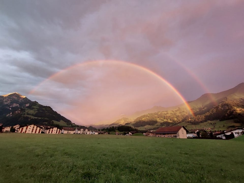 doppelter Regenbogen.