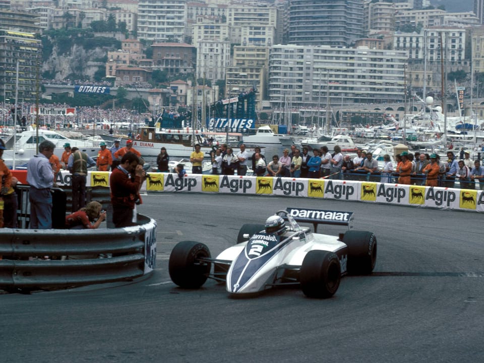 Riccardo Patrese fährt beim GP Monaco 1982 eine Rechtskurve.