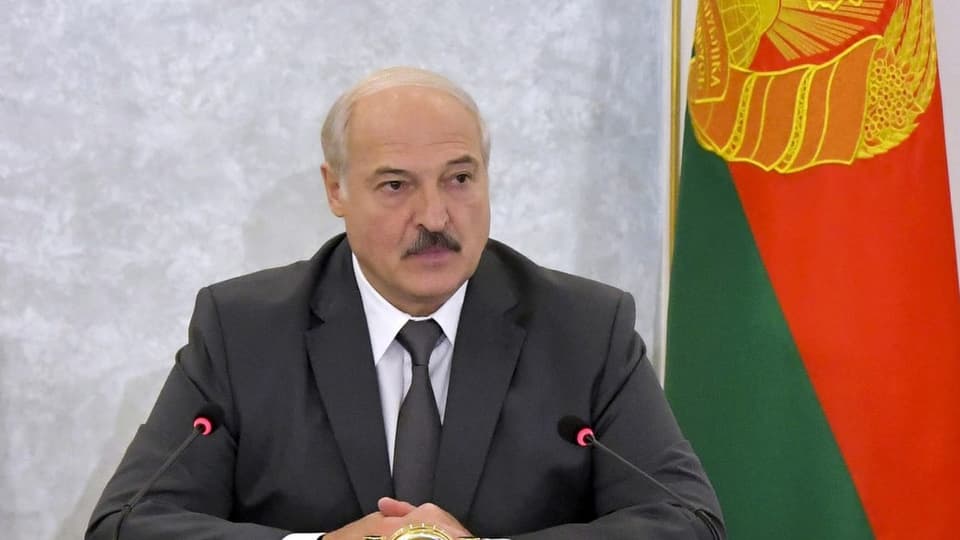 Alexander Lukaschenko am Rednerpult.