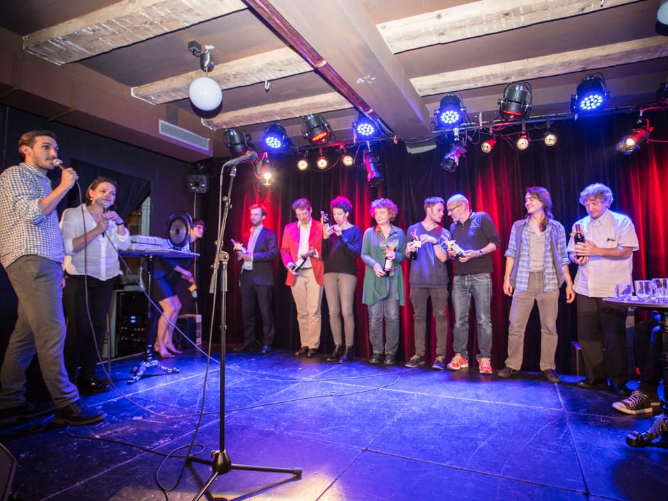 Gruppenfoto: die Kandidaten des Philo-Slam 2015 in Biel.