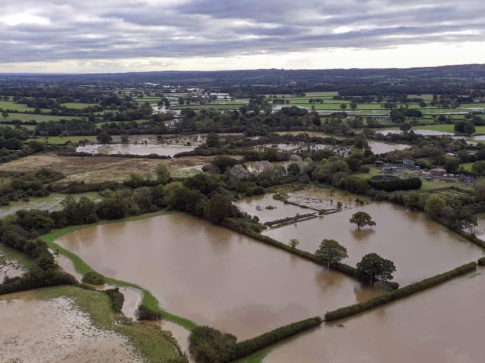 Zu sehen überschwemmte Felder in England.