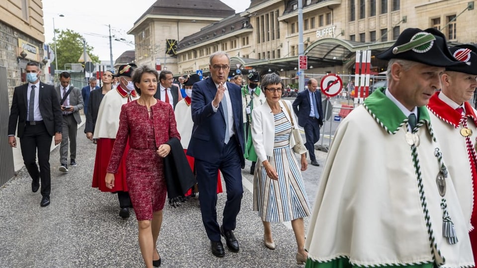 Guy Parmelin mit Simonetta Sommaruga und Ehefrau Caroline Parmelin  in Lausanne.