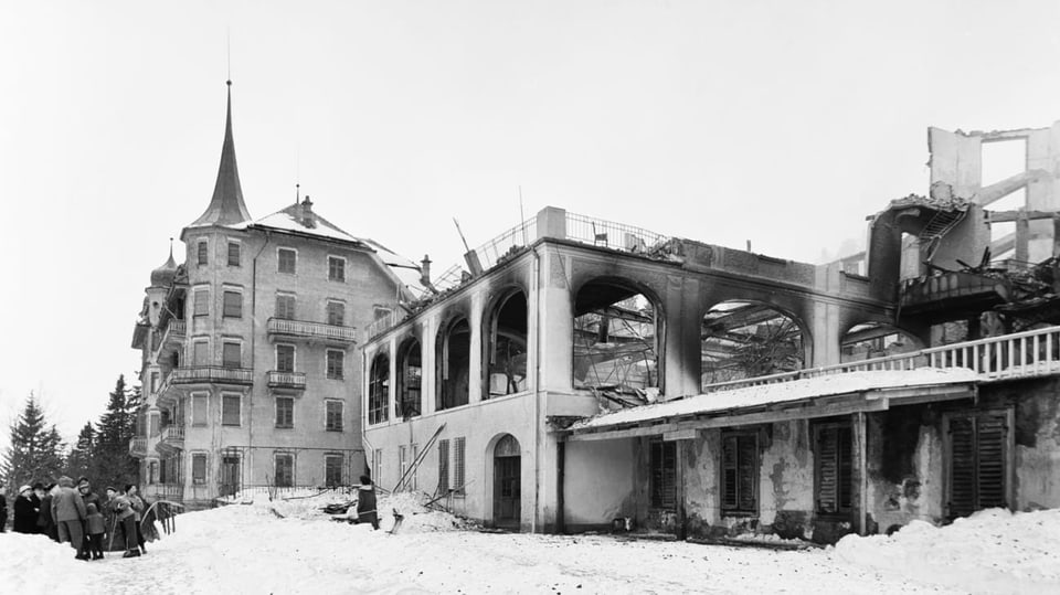 Bild des abgebrannten Hotels