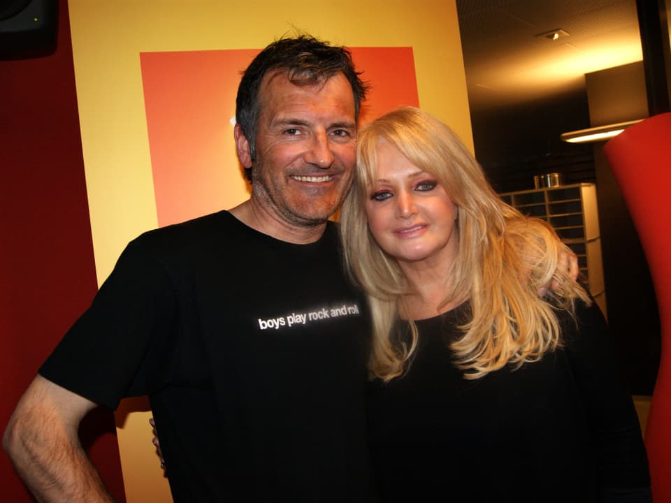 Musikredaktor Dano Tamásy und Bonnie Tyler.