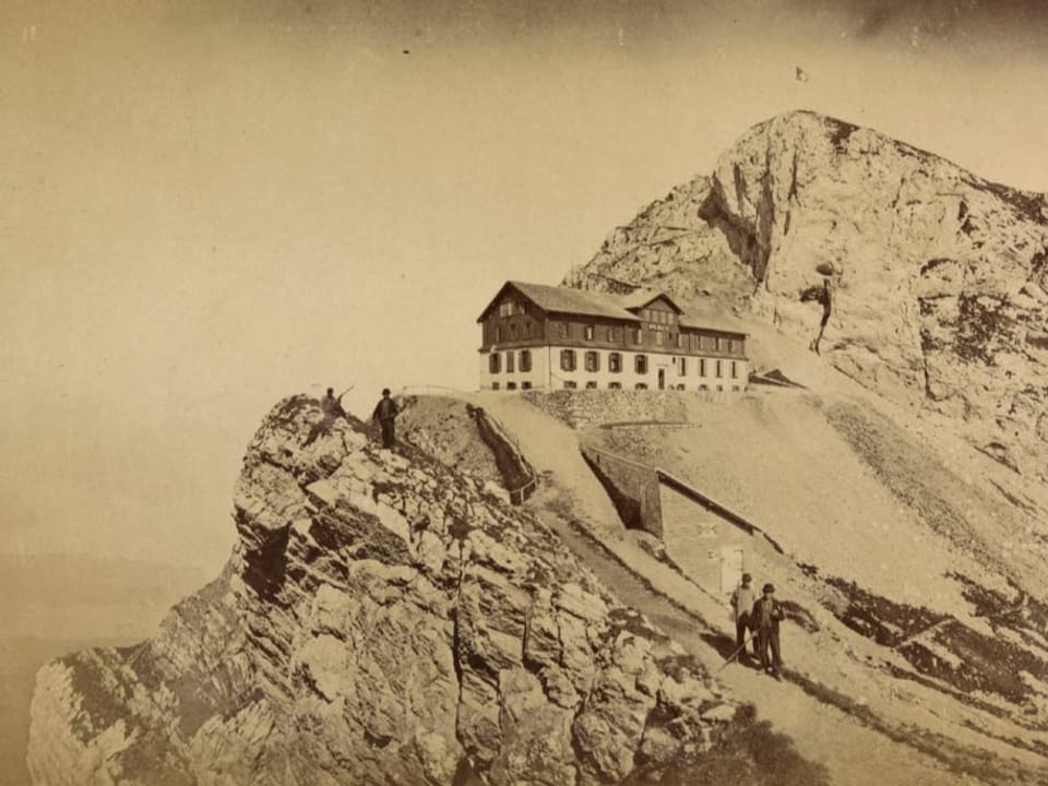 Ansicht des Hotels Bellevue auf dem Pilatus um etwa 1870