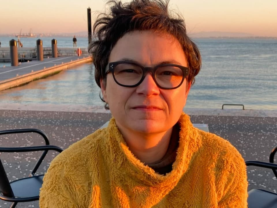 Ist kritisch: Die portugiesische Ökonomin Susana Peralta, hier am Ufer des Tejo in Lissabon. 