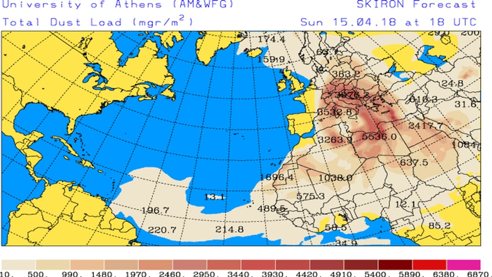 Man sieht einen Kartenausschnitt und die Ausbreitung des Sahara-Staubs von Nordafrika bis zur Schweiz für Sontagabend. Dann hat der Staub über der Schweiz sein Maximum.