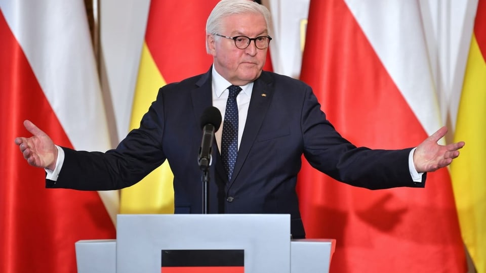 Steinmeier vor den Medien in Warschau, 12. April