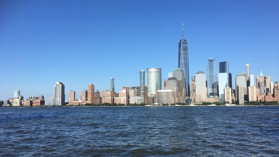 Rekordhitze in New York Blick über den Hudson auf die Skyline von New York.