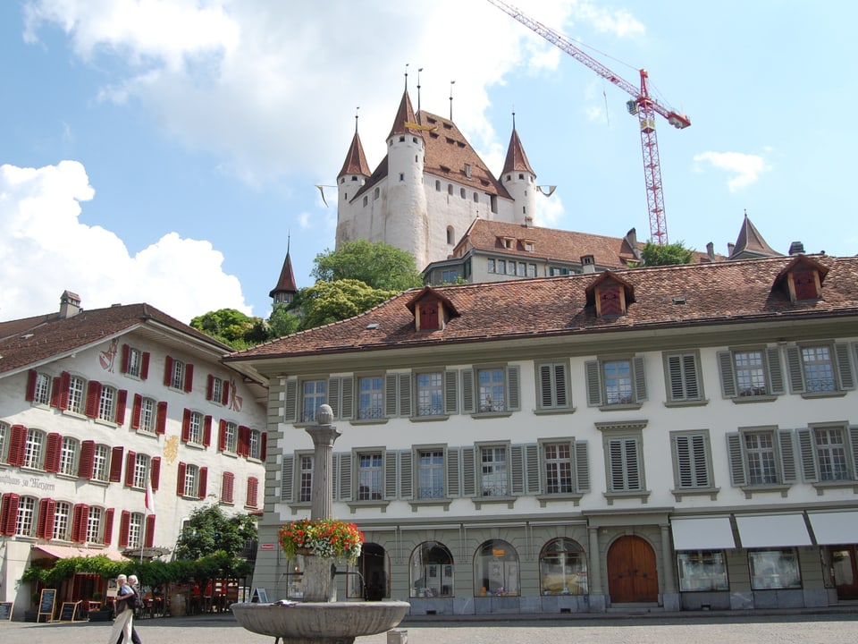 Schloss Thun in neuem Glanz. Das Wahrzeichen thront stolz über dem Rathausplatz.