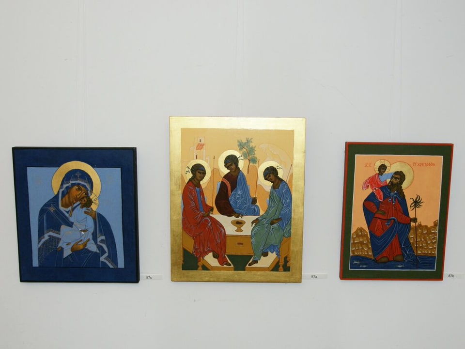 Heilige mit Heiligenschein, drei Bilder, drei verschiedene Szenen.