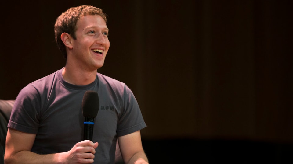 Zuckerberg lachend.
