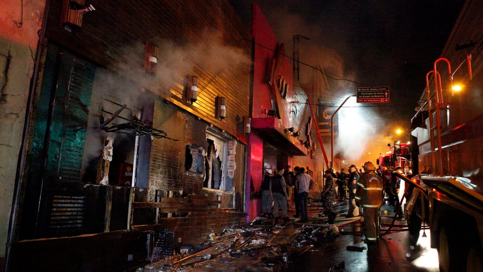 Die ausgebrannte Diskothek in Santa Maria, Brasilien