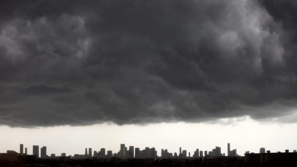 Dunke Wolken über Miami