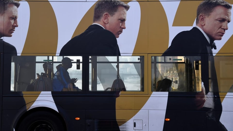 Buswerbung mit Daniel Craig alias «007» in London.