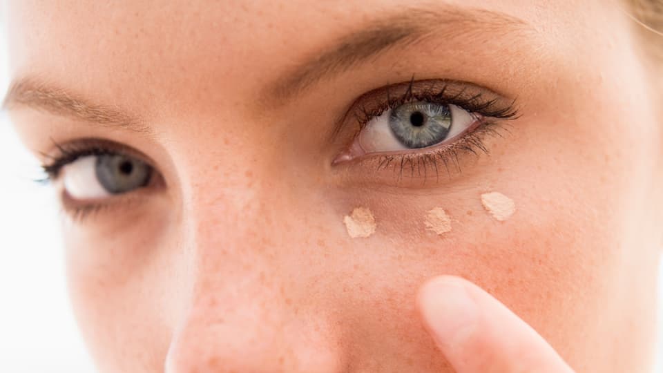 Testsieger Kampf Gegen Die Augenringe Concealer Im Test Kassensturz Espresso Srf