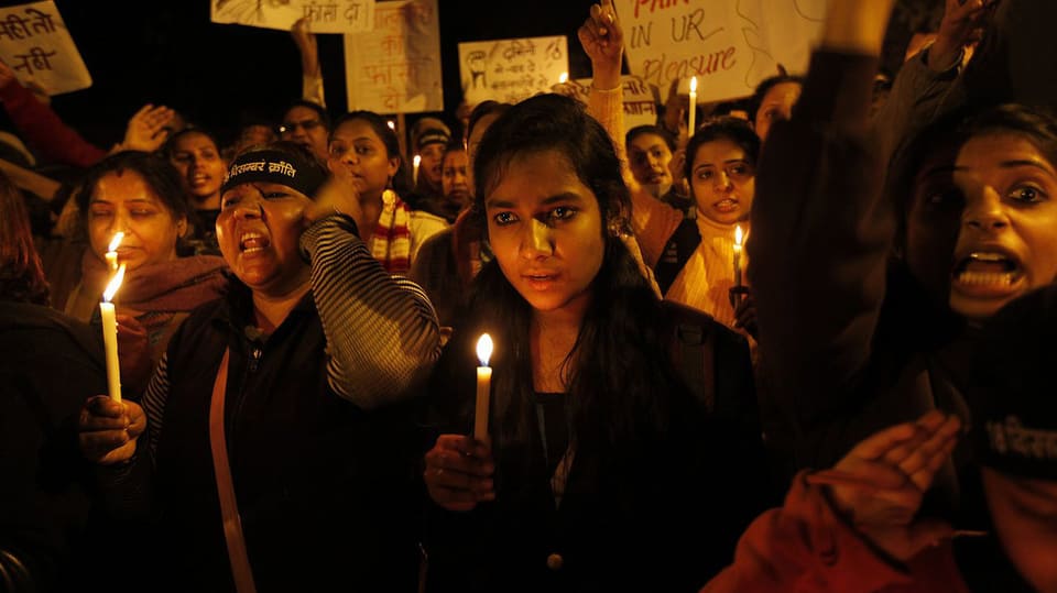 Indische Frauen demonstrieren