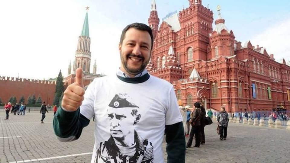 Salvini mit Putin-Shirt auf dem Roten Platz