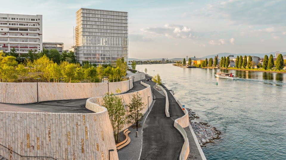 Das Grossbasler Rheinufer beim Novartis-Campus